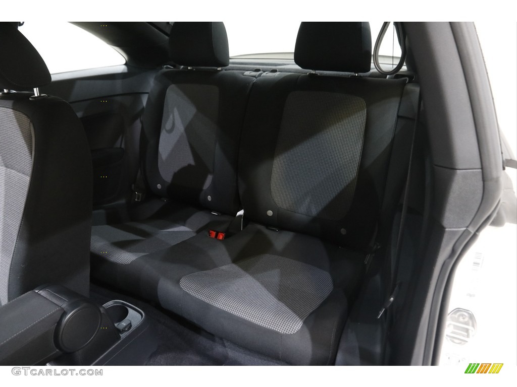 2018 Beetle S - Pure White / Titan Black photo #15