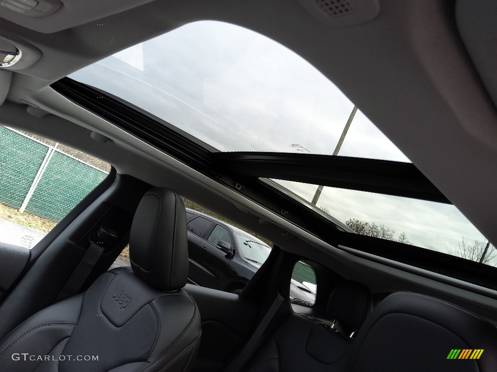 2023 Jeep Cherokee Altitude Lux 4x4 Sunroof Photo #145358460