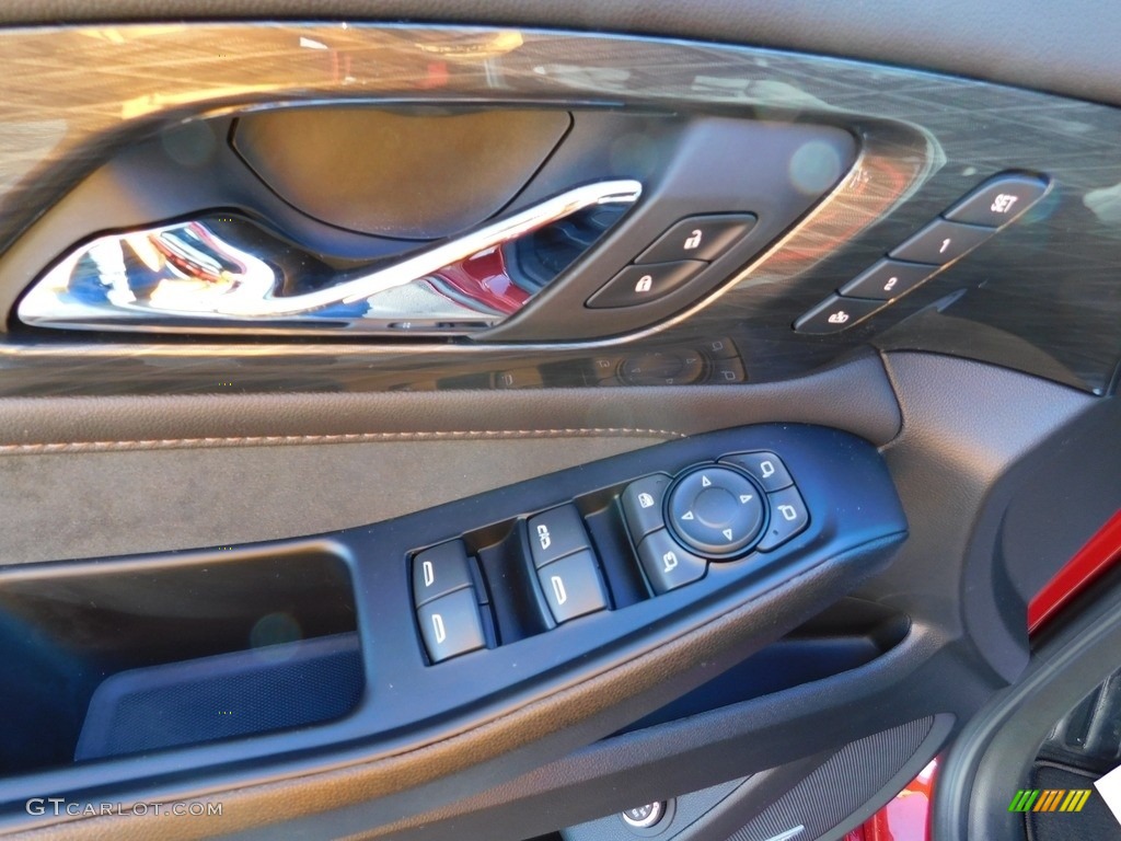 2023 Chevrolet Traverse High Country Door Panel Photos