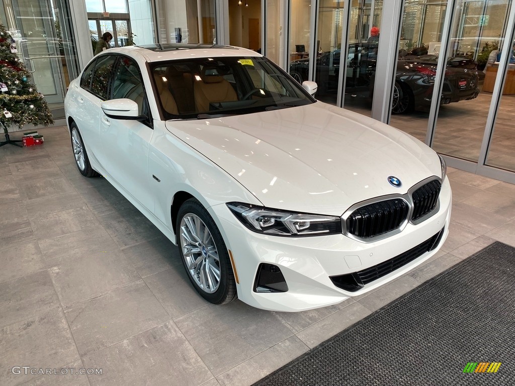 2023 BMW 3 Series 330e xDrive Sedan Exterior Photos