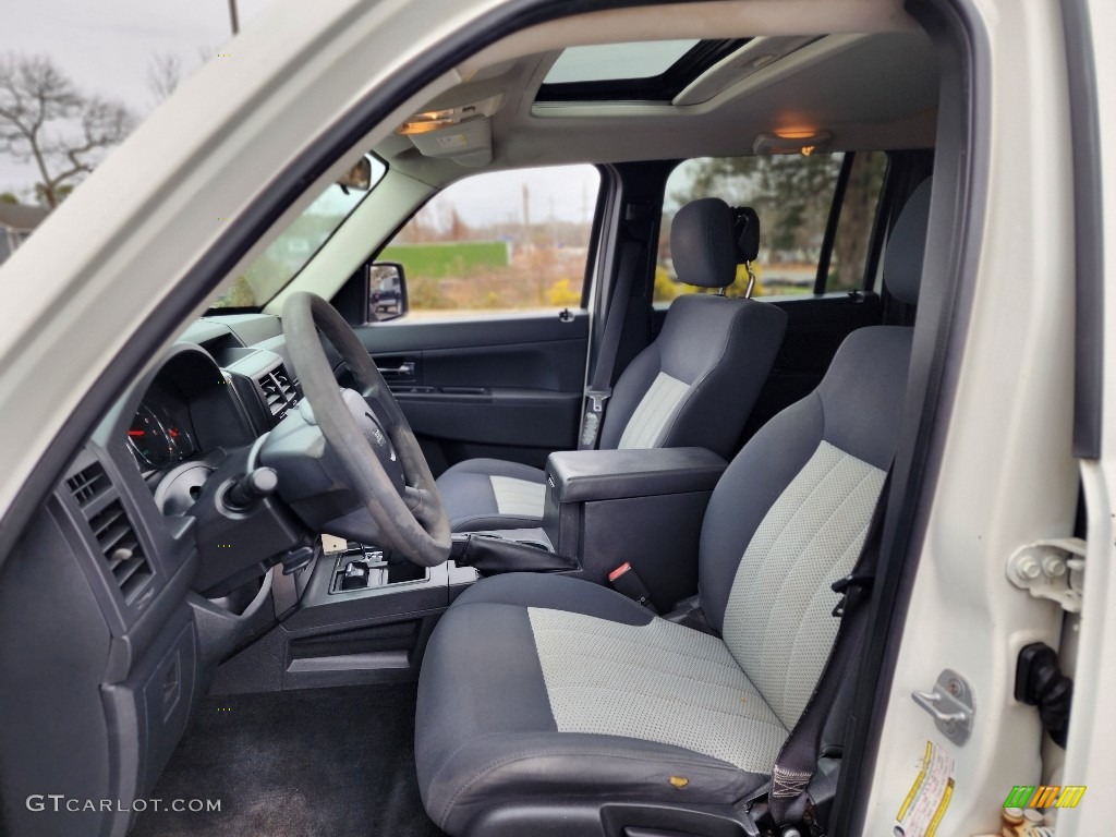 2010 Liberty Sport 4x4 - Stone White / Dark Slate Gray photo #28