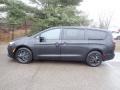 Brilliant Black Crystal Pearl 2022 Chrysler Pacifica Hybrid Touring L Exterior