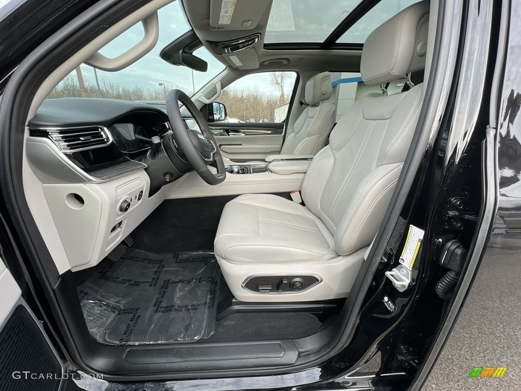 Sea Salt/Black Interior 2022 Jeep Wagoneer Series II 4x4 Photo #145365021