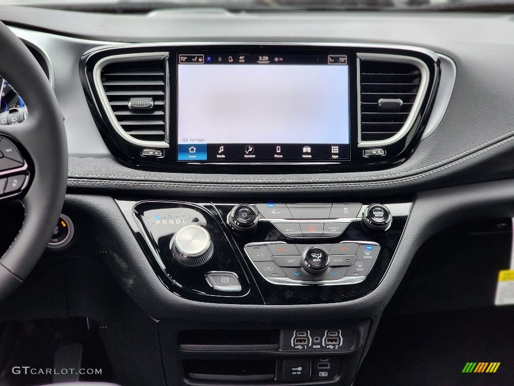 2022 Chrysler Pacifica Hybrid Touring L Controls Photo #145368546