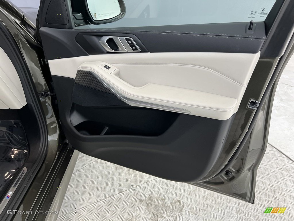 2022 BMW X5 xDrive40i Ivory White Door Panel Photo #145369904