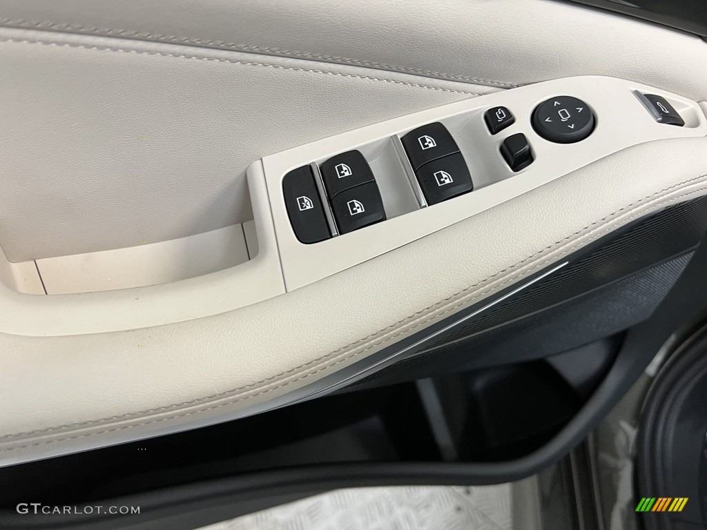 2022 BMW X5 xDrive40i Ivory White Door Panel Photo #145369964
