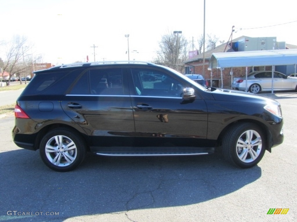 2014 ML 350 4Matic - Black / Black photo #11