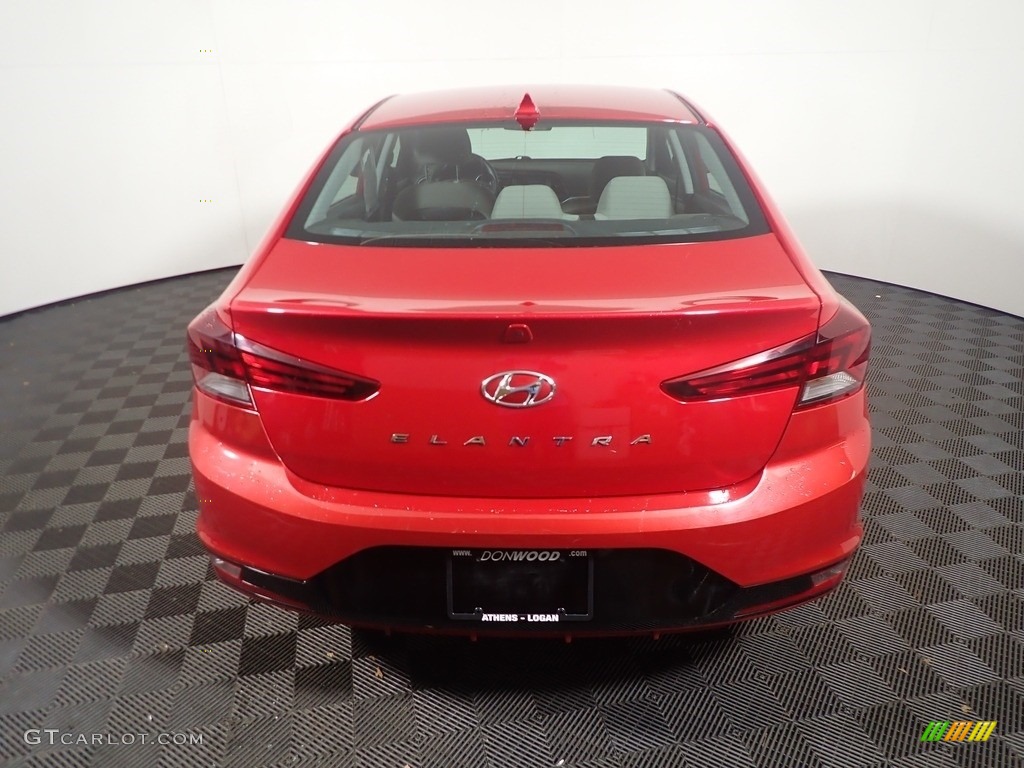 2020 Elantra SEL - Scarlet Red Pearl / Gray photo #13