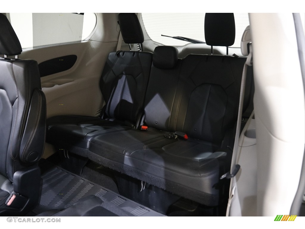 2019 Pacifica Touring L - Billet Silver Metallic / Black/Alloy photo #21