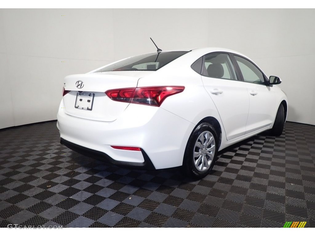 2020 Accent SE - Frost White Pearl / Black photo #16