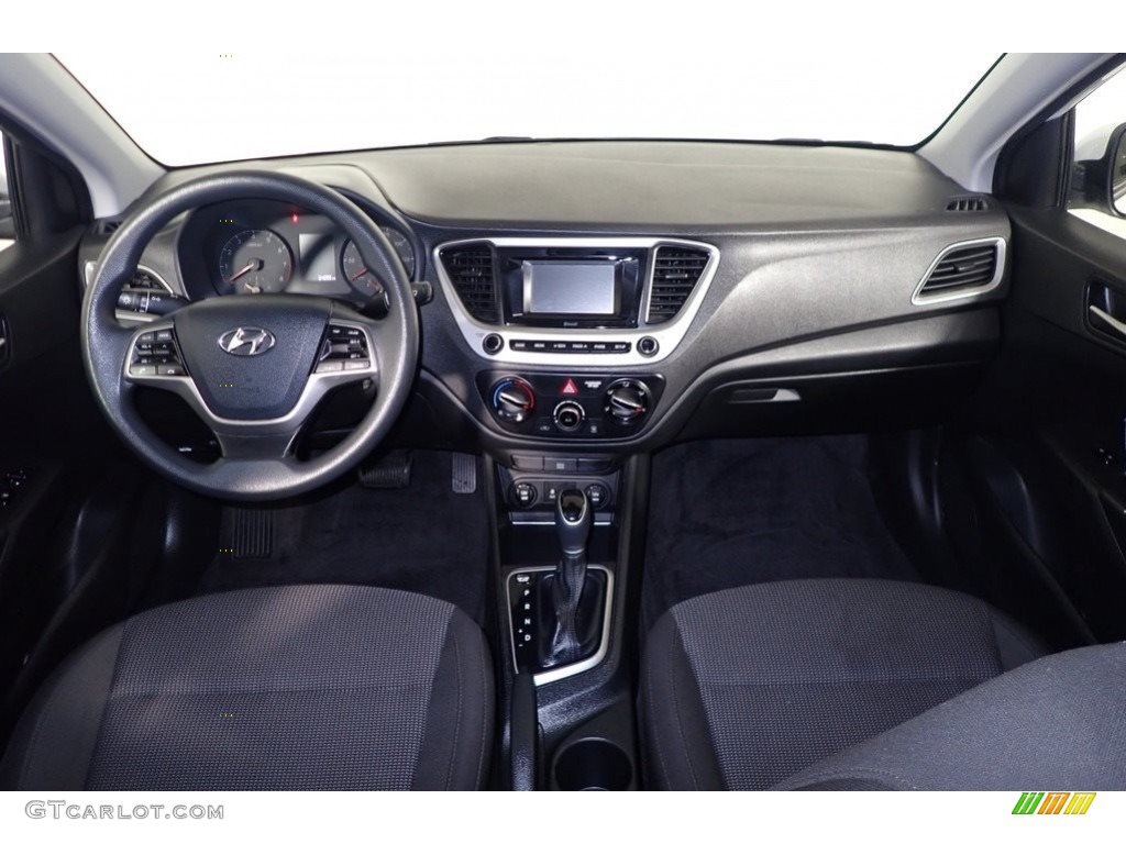 2020 Accent SE - Frost White Pearl / Black photo #22