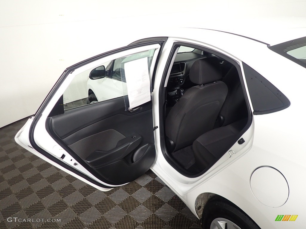 2020 Accent SE - Frost White Pearl / Black photo #31