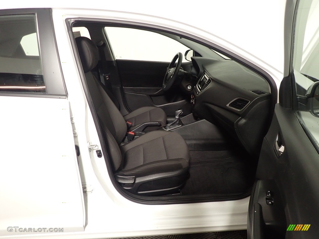 2020 Accent SE - Frost White Pearl / Black photo #36