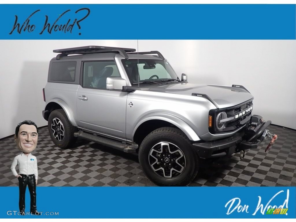 2021 Bronco Outer Banks 4x4 2-Door - Iconic Silver / Space Gray/Navy Pier photo #1