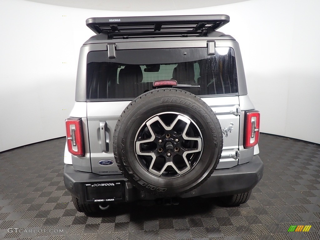 2021 Bronco Outer Banks 4x4 2-Door - Iconic Silver / Space Gray/Navy Pier photo #12