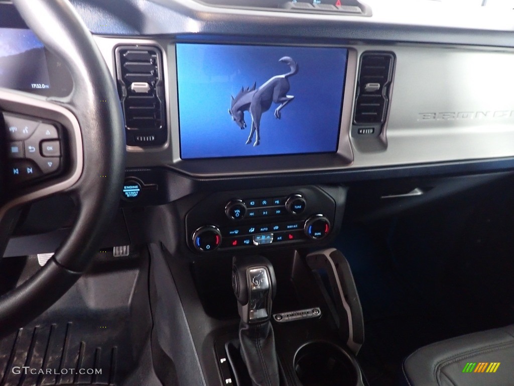 2021 Bronco Outer Banks 4x4 2-Door - Iconic Silver / Space Gray/Navy Pier photo #20