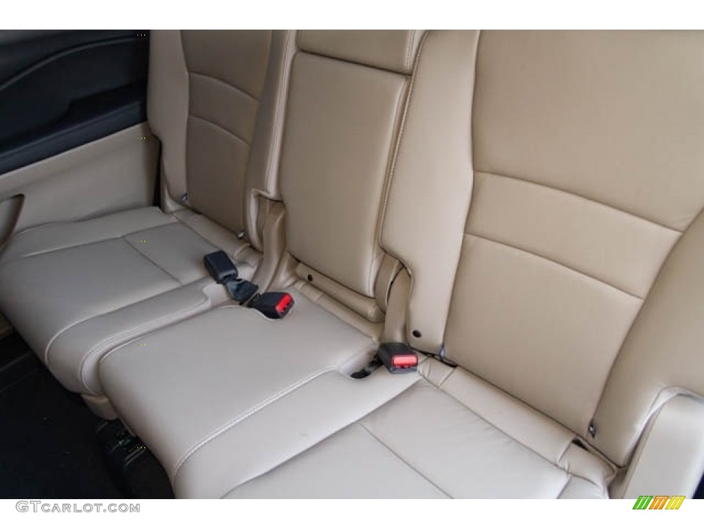 2022 Honda Pilot EX-L Rear Seat Photo #145377523
