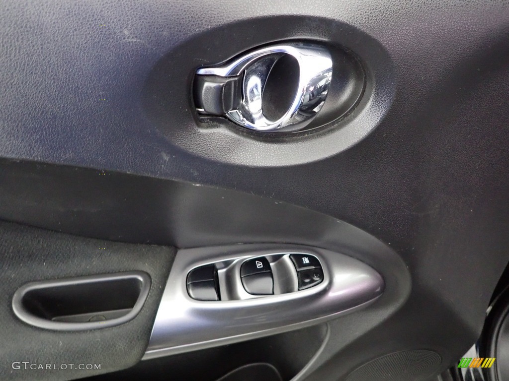 2016 Juke SV - Bordeaux Black / Black/Silver photo #12