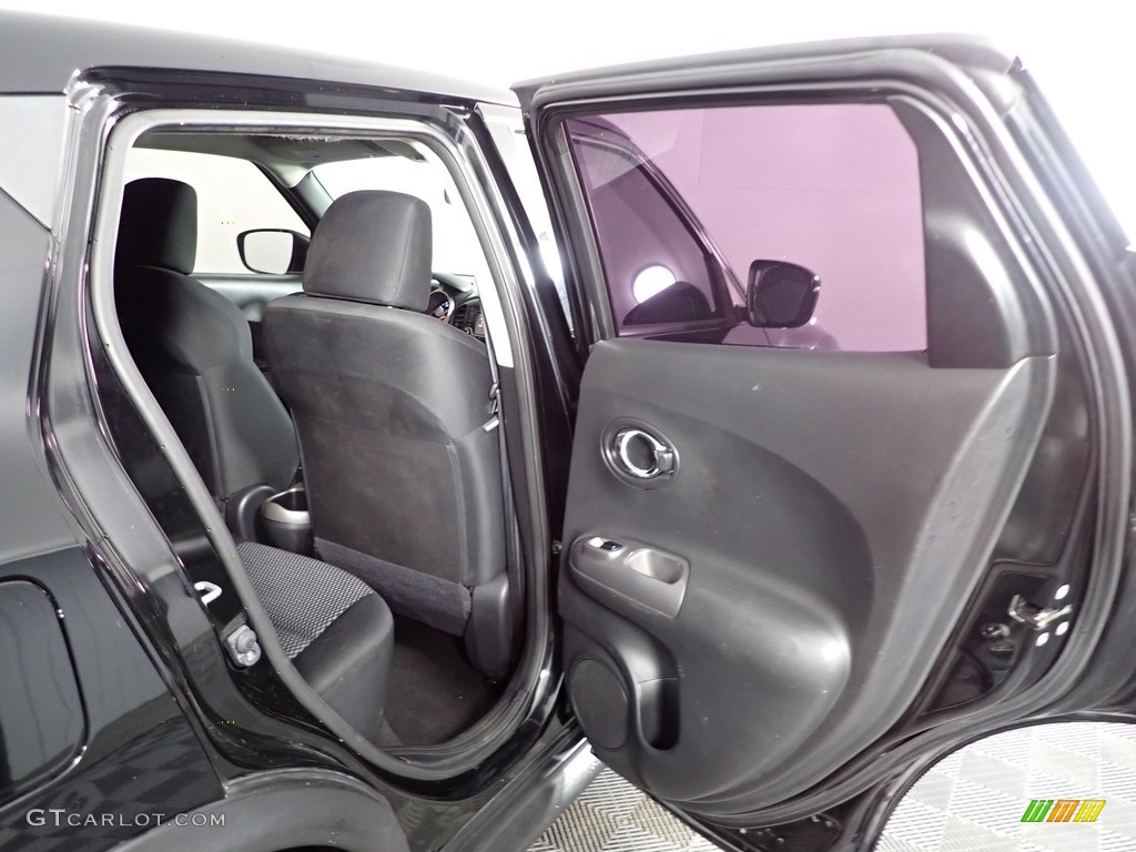 2016 Juke SV - Bordeaux Black / Black/Silver photo #27