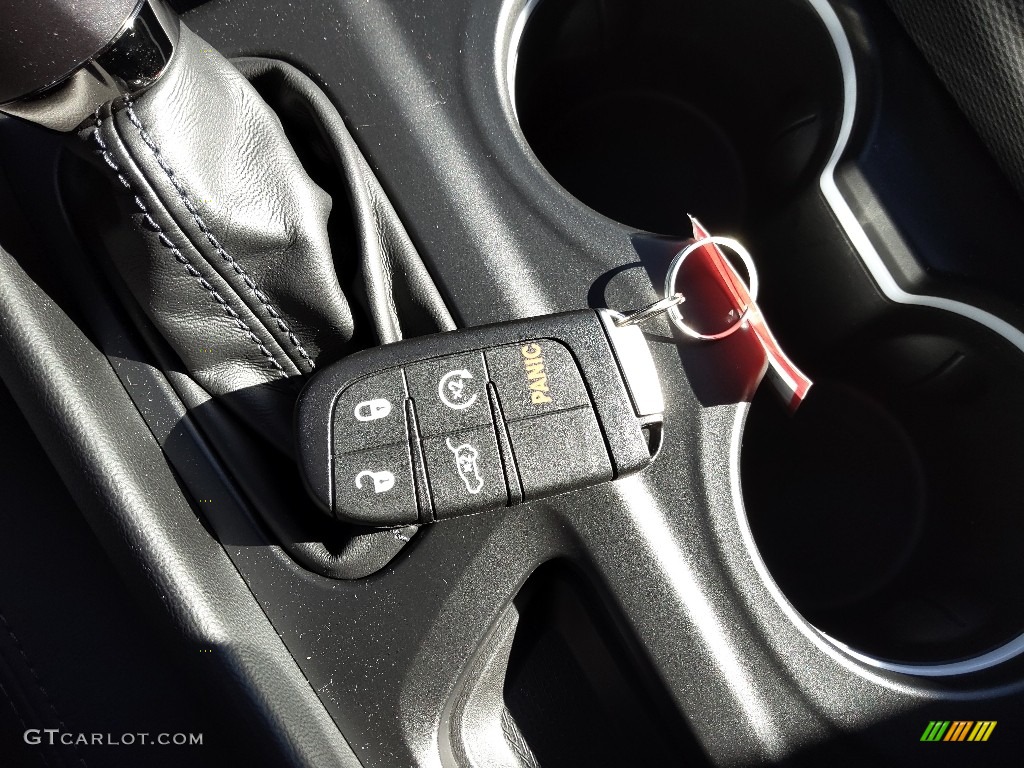 2022 Dodge Durango GT Plus Keys Photos