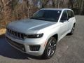 Silver Zynith - Grand Cherokee Overland 4x4 Photo No. 2