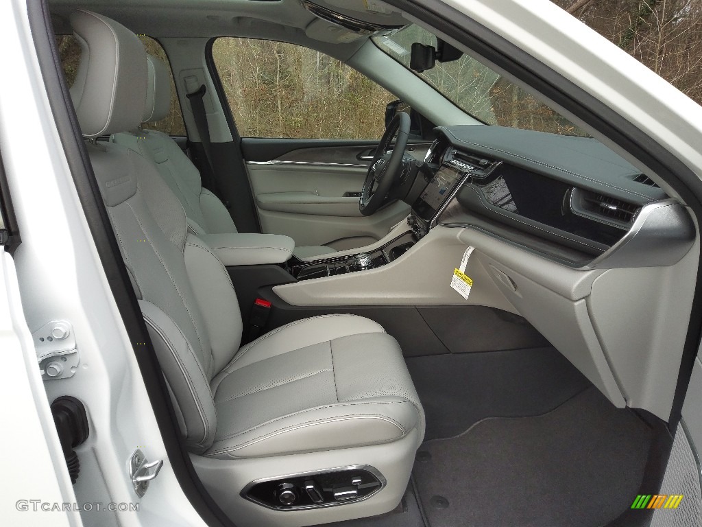 Steel Gray/Global Black Interior 2023 Jeep Grand Cherokee Overland 4x4 Photo #145385093