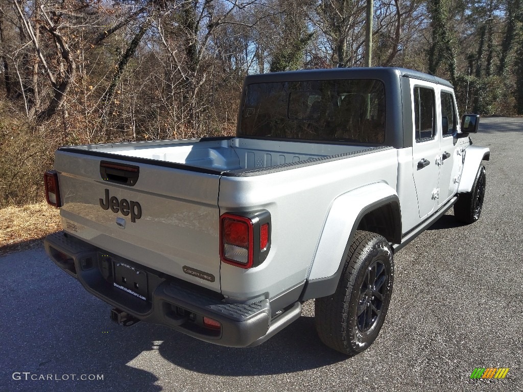 2023 Gladiator Freedom Edition 4x4 - Silver Zynith / Black photo #6