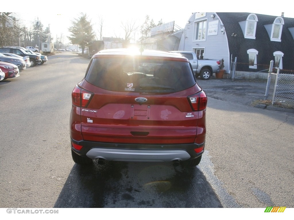2019 Escape SE 4WD - Ruby Red / Chromite Gray/Charcoal Black photo #6