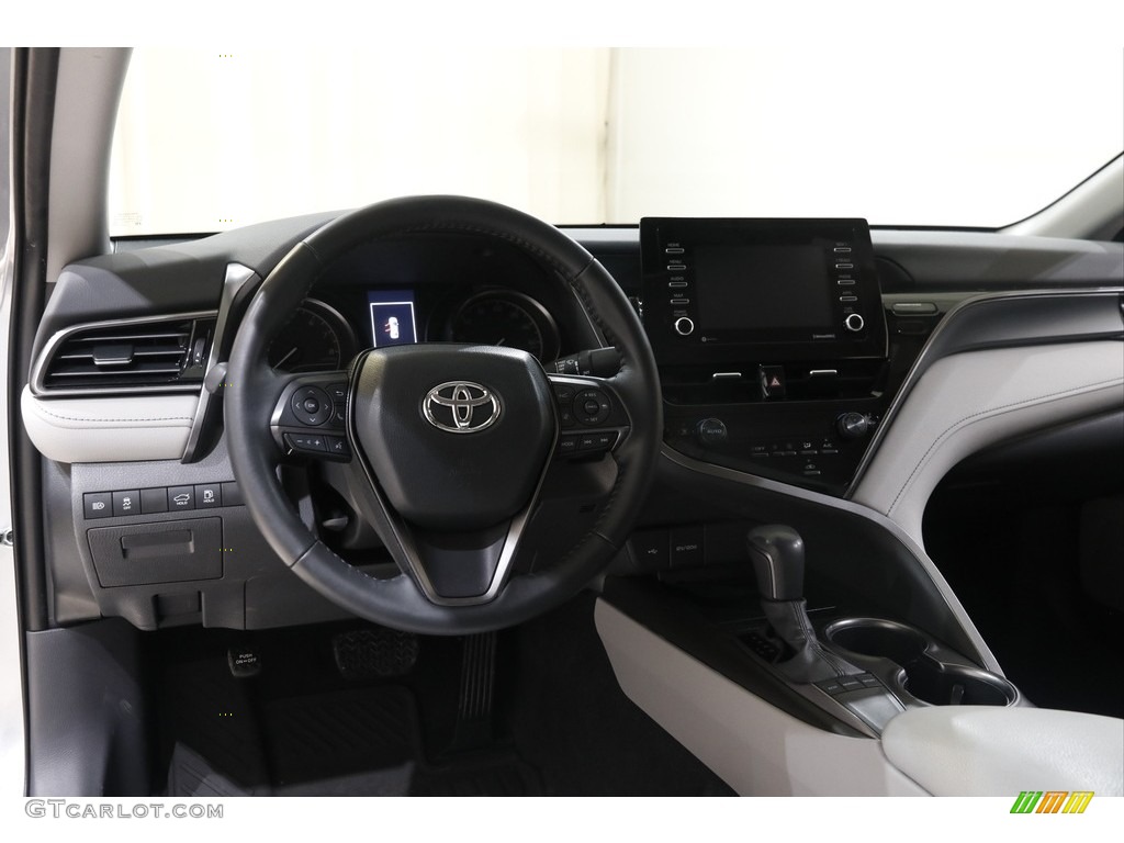 2022 Toyota Camry SE Dashboard Photos