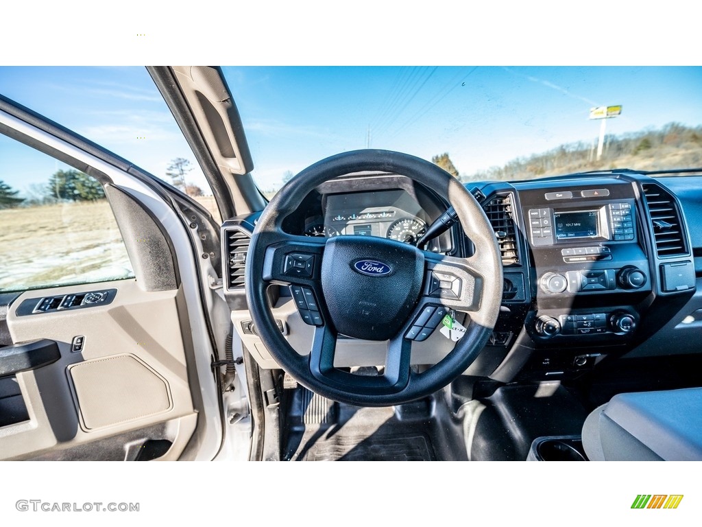 2016 F150 XLT SuperCab - Oxford White / Medium Earth Gray photo #25