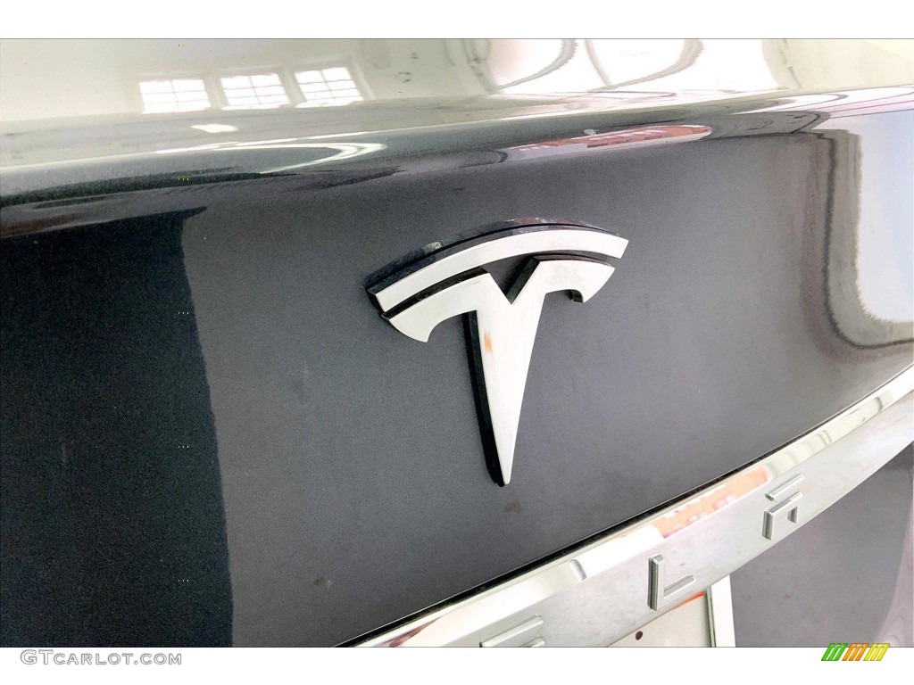 2017 Tesla Model S 75 Marks and Logos Photos