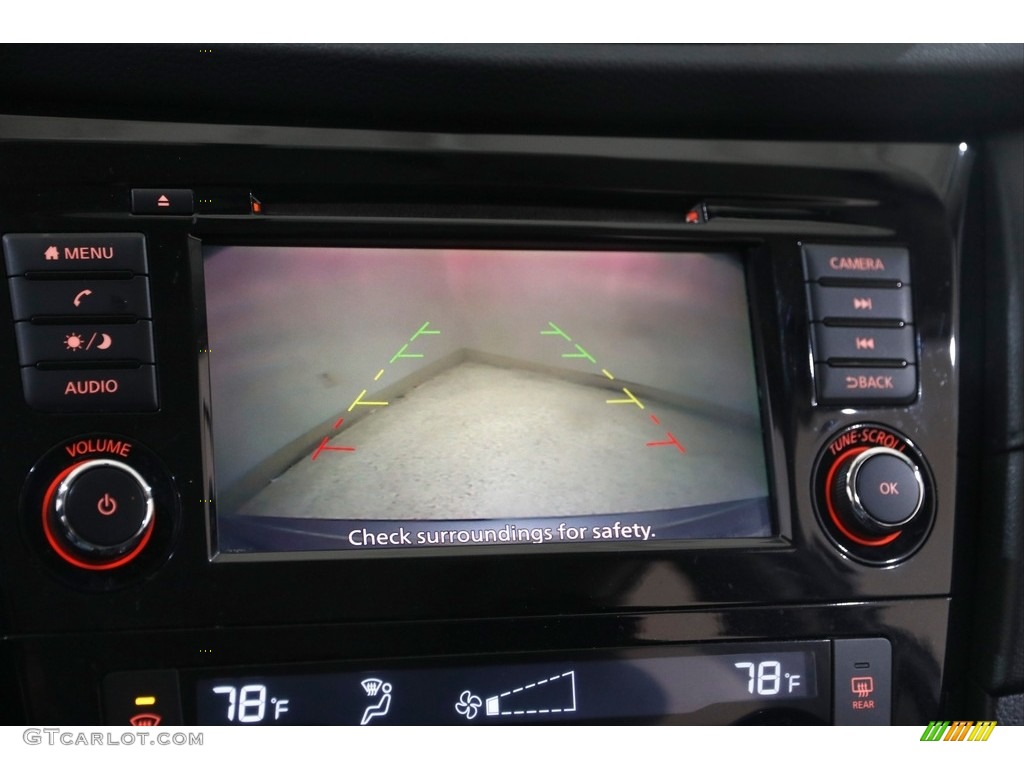 2018 Nissan Rogue SV Controls Photo #145392949