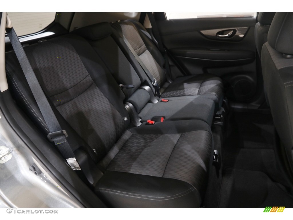 2018 Nissan Rogue SV Rear Seat Photo #145393027