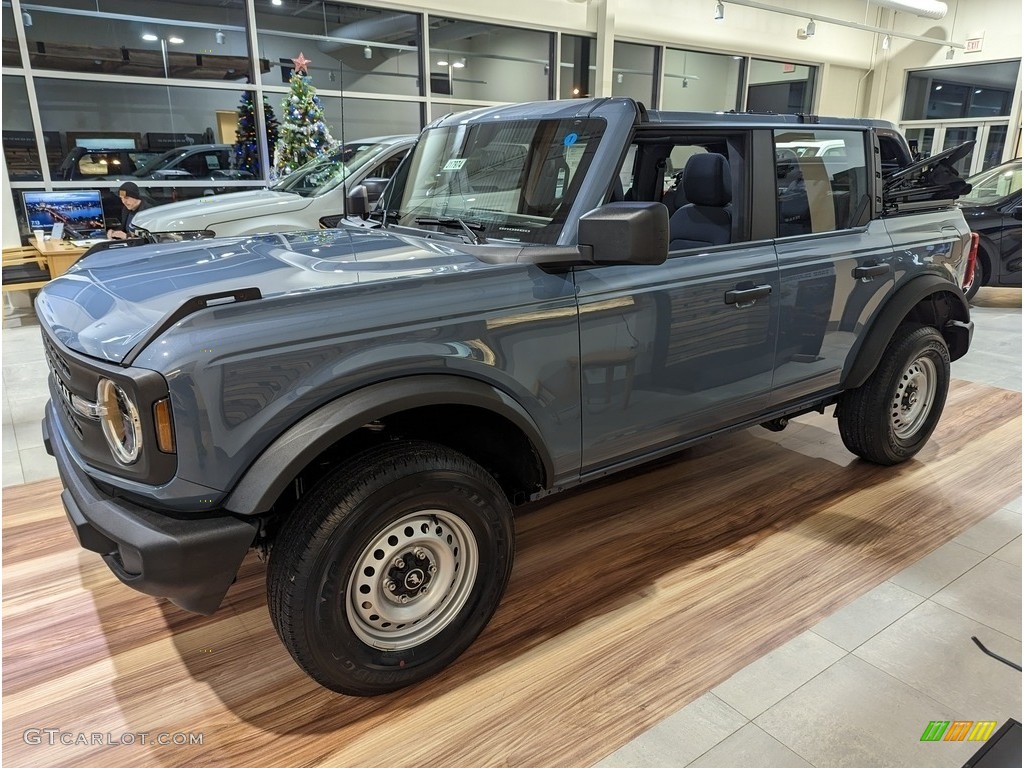Azure Gray Metallic Tri-Coat 2023 Ford Bronco Base 4X4 4-Door Exterior Photo #145393711