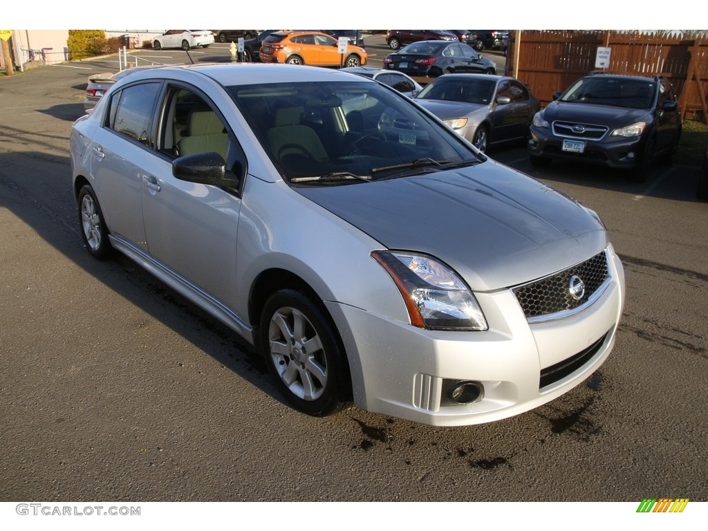 2011 Sentra 2.0 SR - Brilliant Silver Metallic / Charcoal photo #3