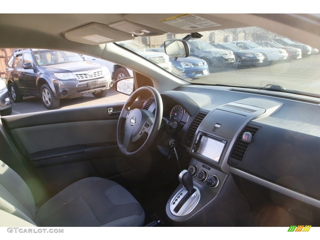 2011 Sentra 2.0 SR - Brilliant Silver Metallic / Charcoal photo #15