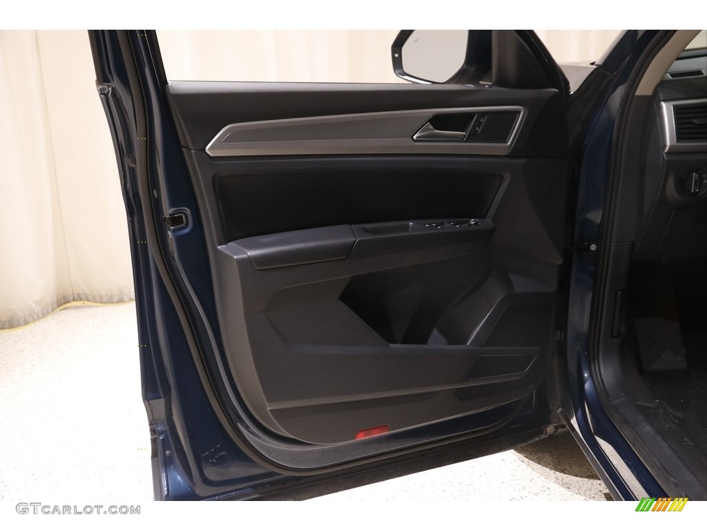 2018 Volkswagen Atlas SE Titan Black Door Panel Photo #145395483