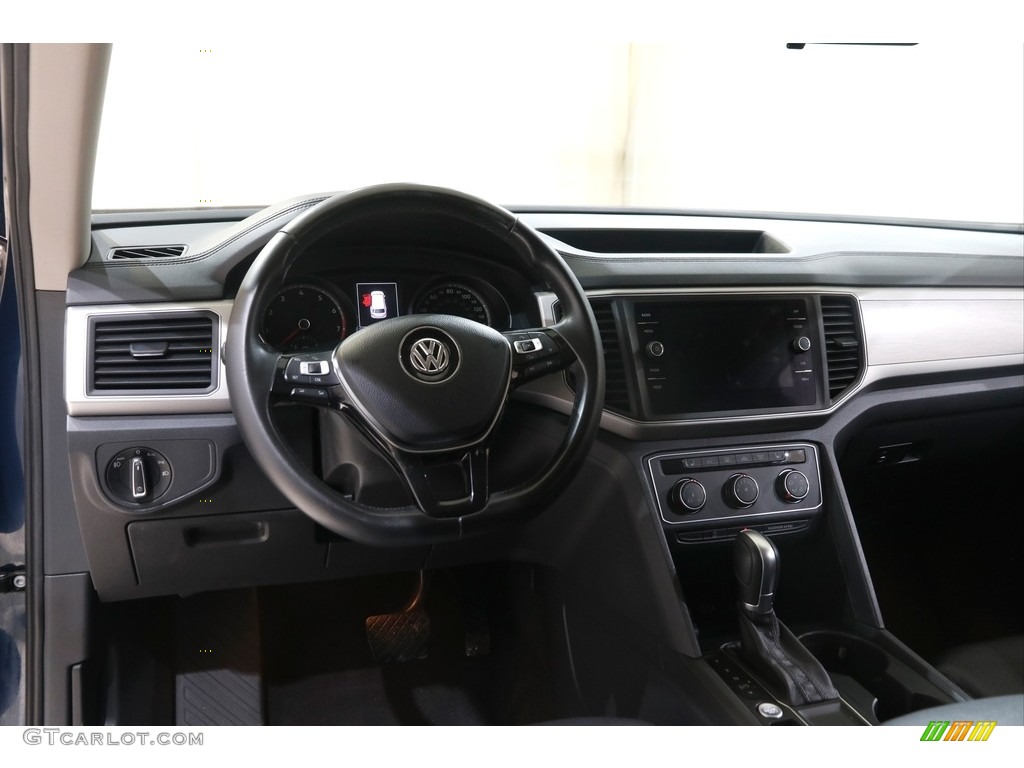 2018 Volkswagen Atlas SE Titan Black Dashboard Photo #145395513