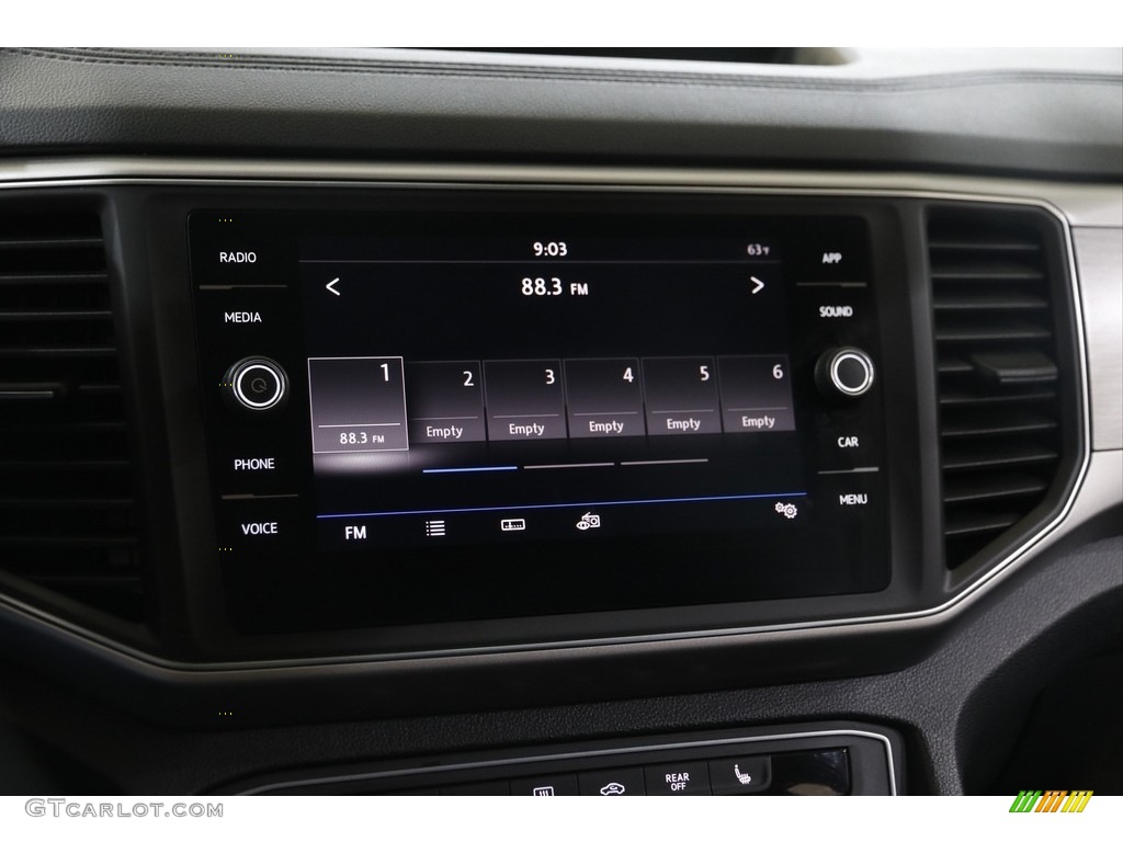 2018 Volkswagen Atlas SE Controls Photo #145395582