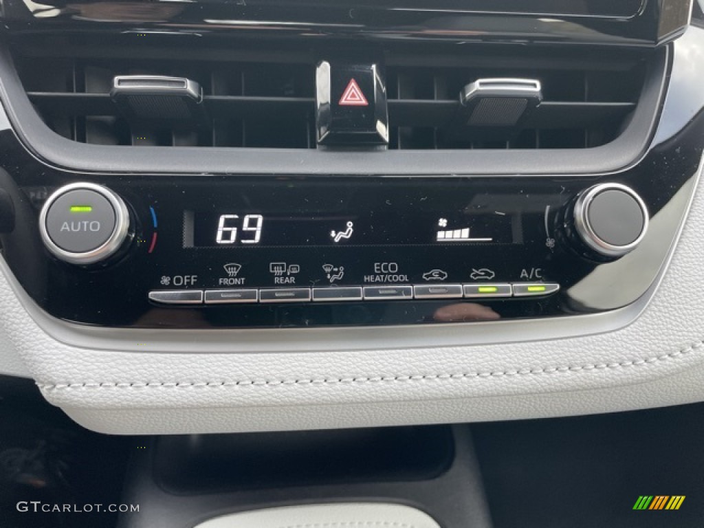 2023 Toyota Corolla Hatchback XSE Controls Photos