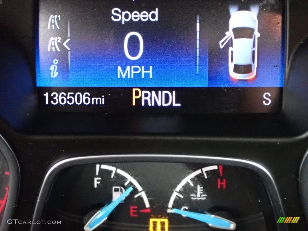 2018 Focus SE Hatch - Ingot Silver / Charcoal Black photo #30