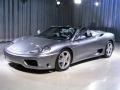 Front 3/4 View of 2002 360 Spider