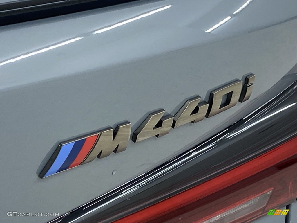 2023 BMW 4 Series M440i Coupe Marks and Logos Photos