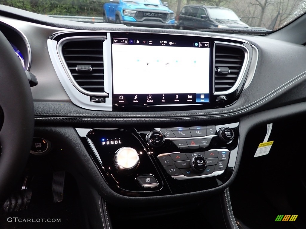 2023 Chrysler Pacifica Hybrid Limited Controls Photo #145403751