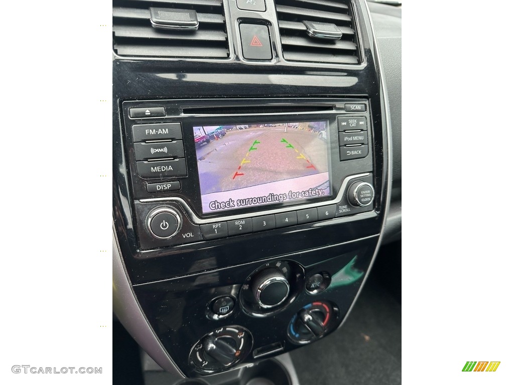 2018 Nissan Versa Note SV Controls Photos