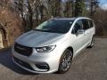 2022 Silver Mist Chrysler Pacifica Limited AWD  photo #2