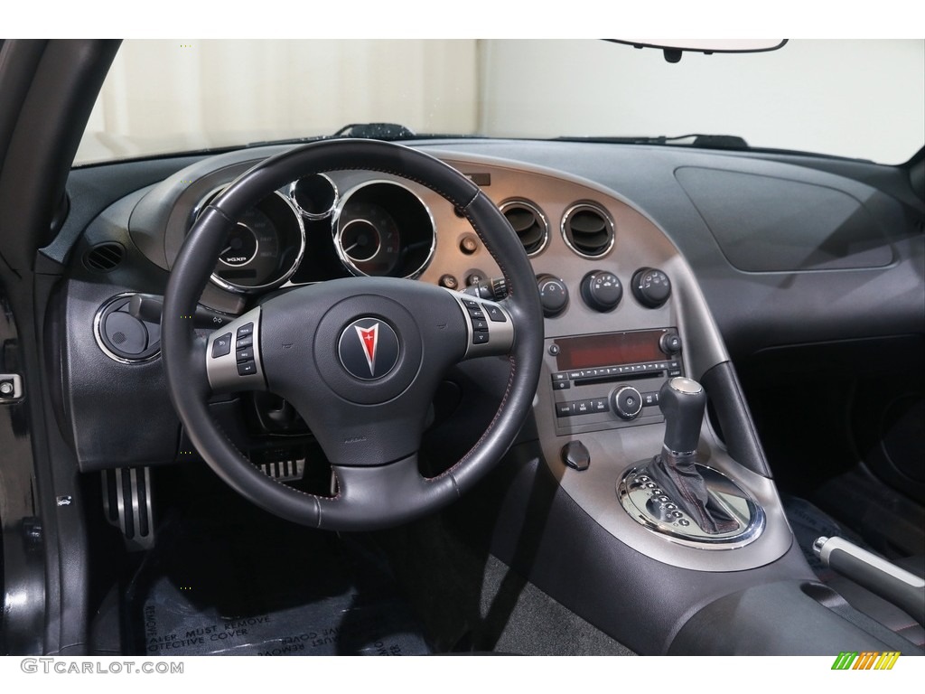2007 Solstice GXP Roadster - Mysterious Black / Ebony/Red photo #7