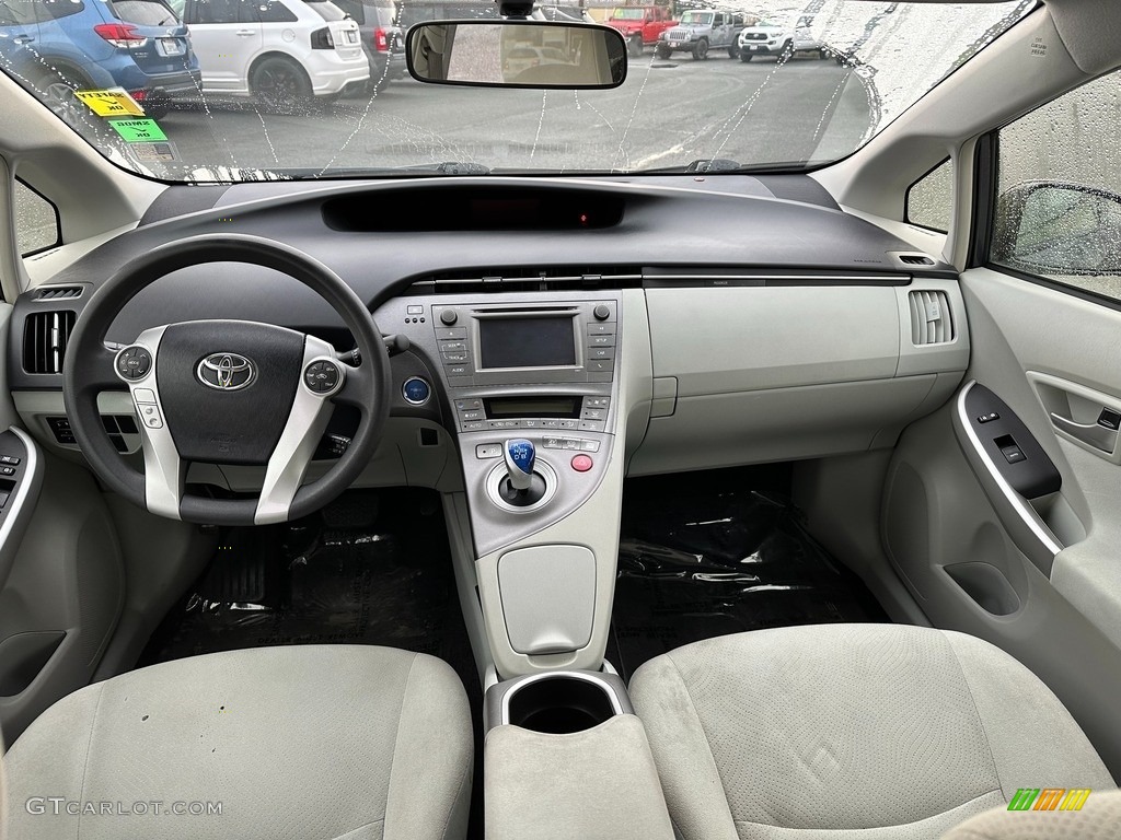 2014 Prius Five Hybrid - Winter Gray Metallic / Misty Gray photo #13