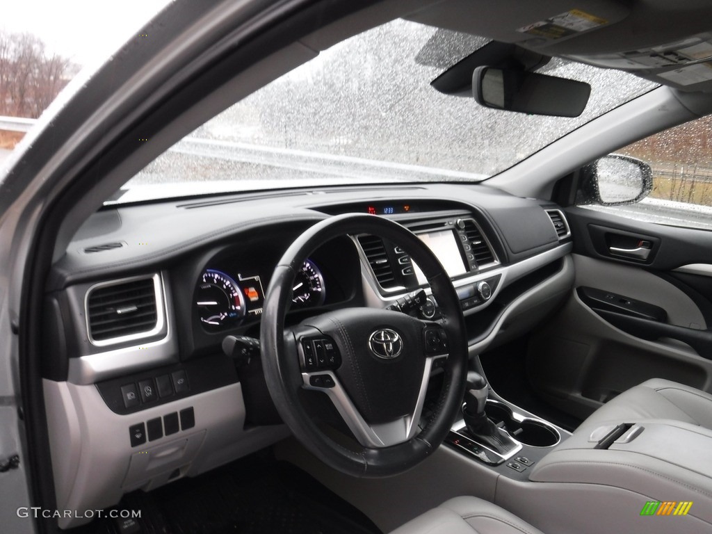 2019 Highlander XLE AWD - Celestial Silver Metallic / Black photo #21