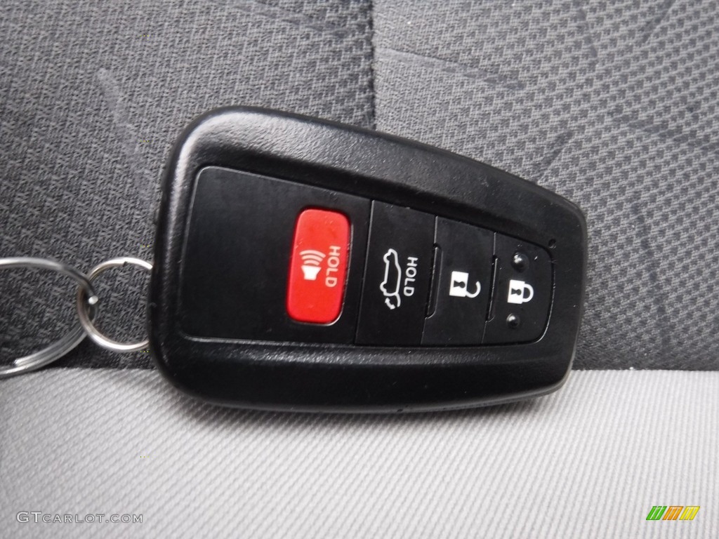 2020 Toyota RAV4 XLE AWD Hybrid Keys Photo #145416025
